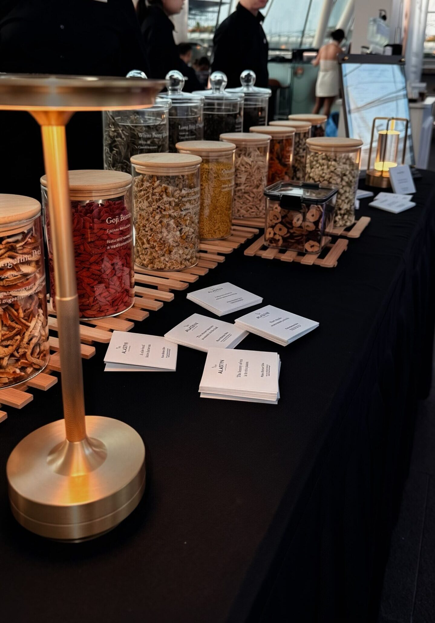 Tea apothecary bar mote